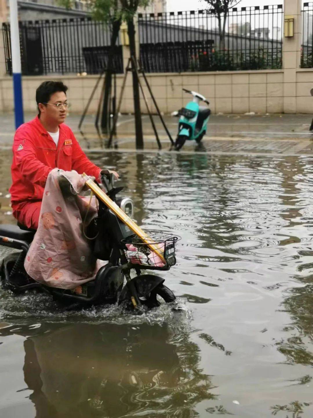 闻"汛"而动 向"雨"前行