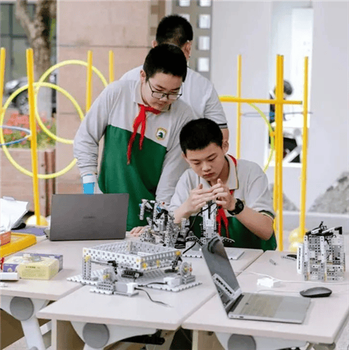 集团各成员校也积极申报或承办各类区级展示活动,古华中学开展承办的"