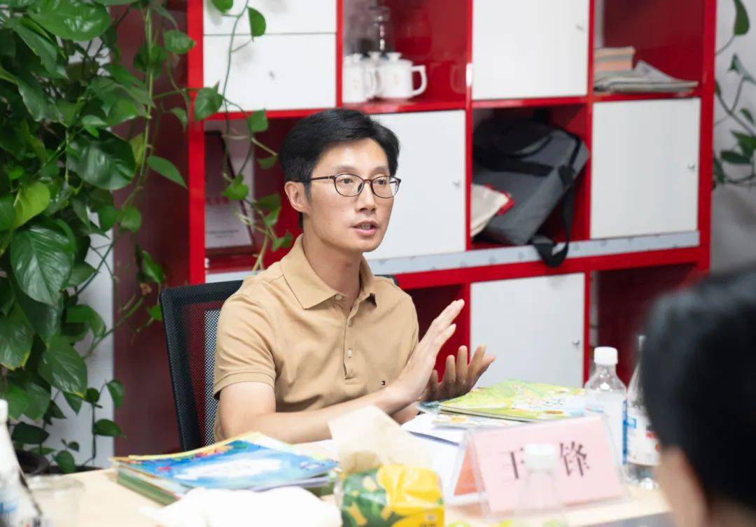 资深教育观察者(原广东嘉荣教育尚城学校副校长)王锋从市场化的角度