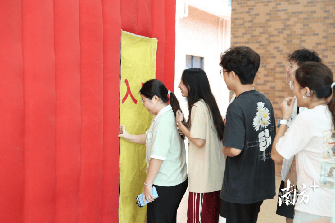 大众：管家婆精准资料大全-江西师范大学：科学教育筑放线，青春知识护成长