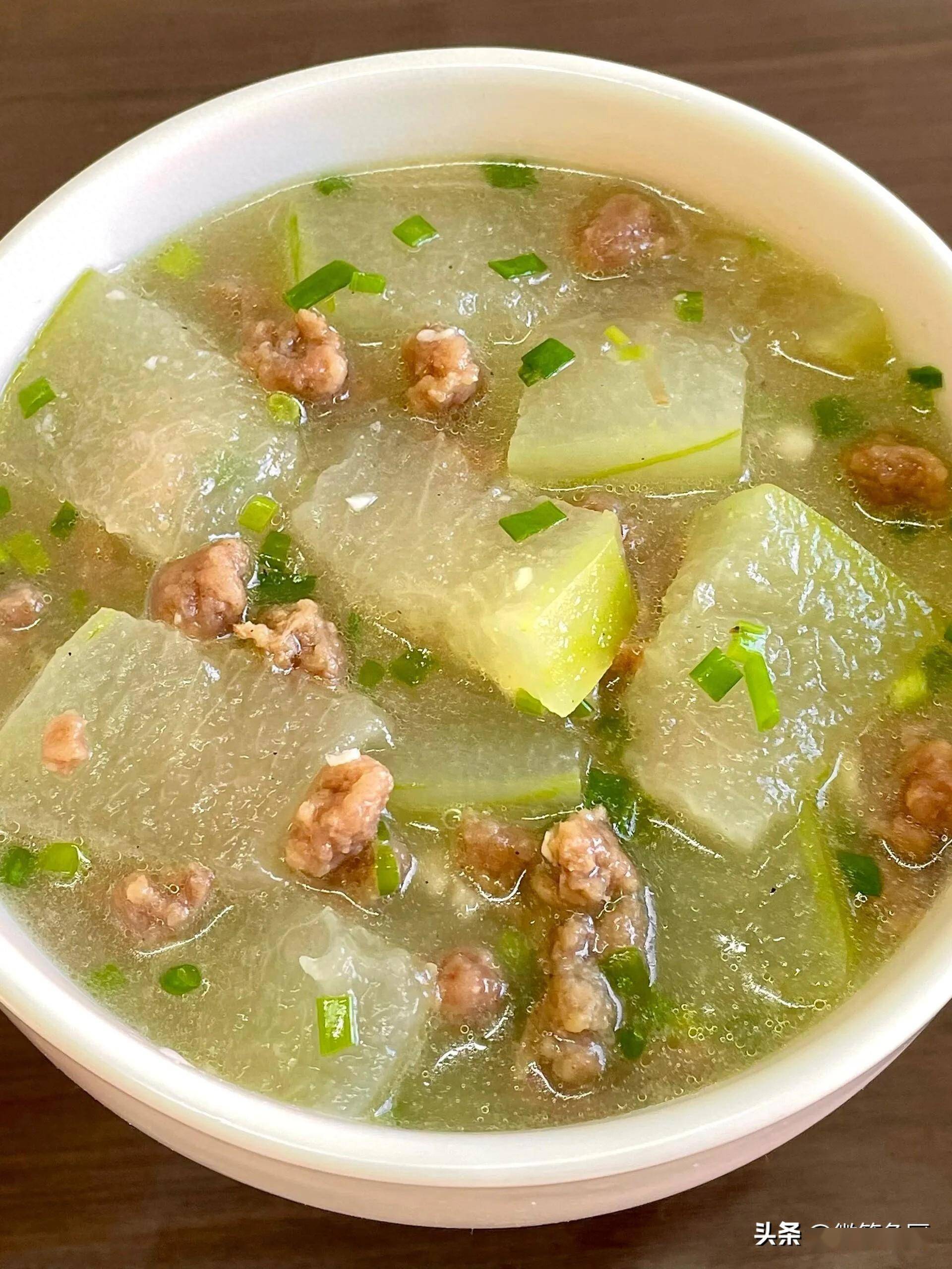 2,炸鹌鹑蛋炖鲫鱼!3,瑶柱吊瓜鸡蛋瘦肉汤!