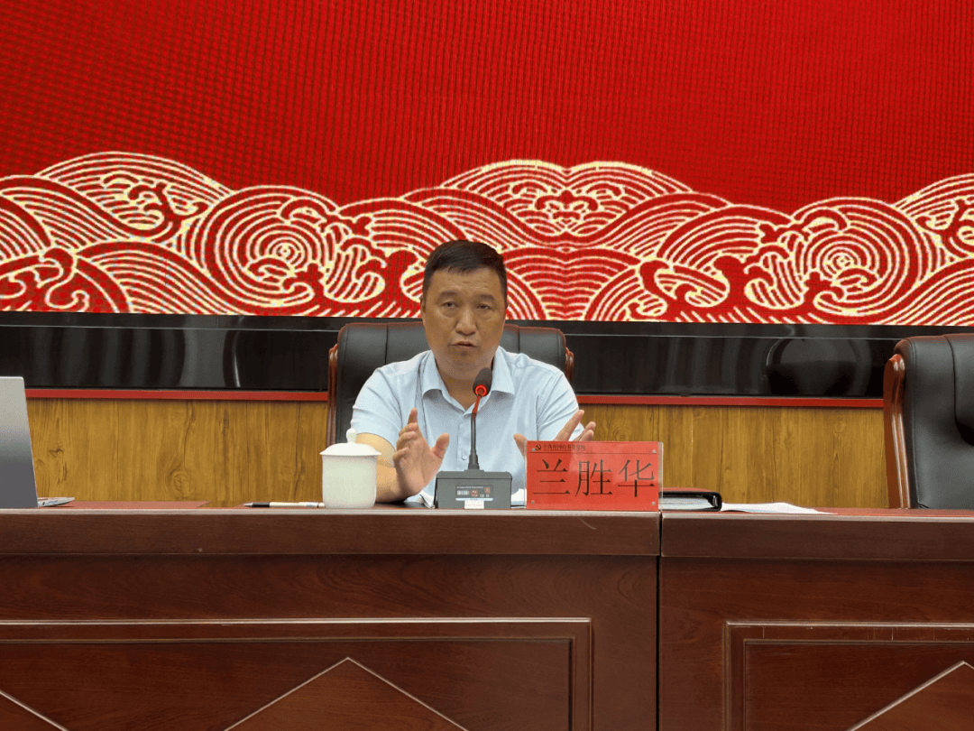 邀请了井冈山市委常委,副市长兰胜华走上党校讲台,传授理论知识