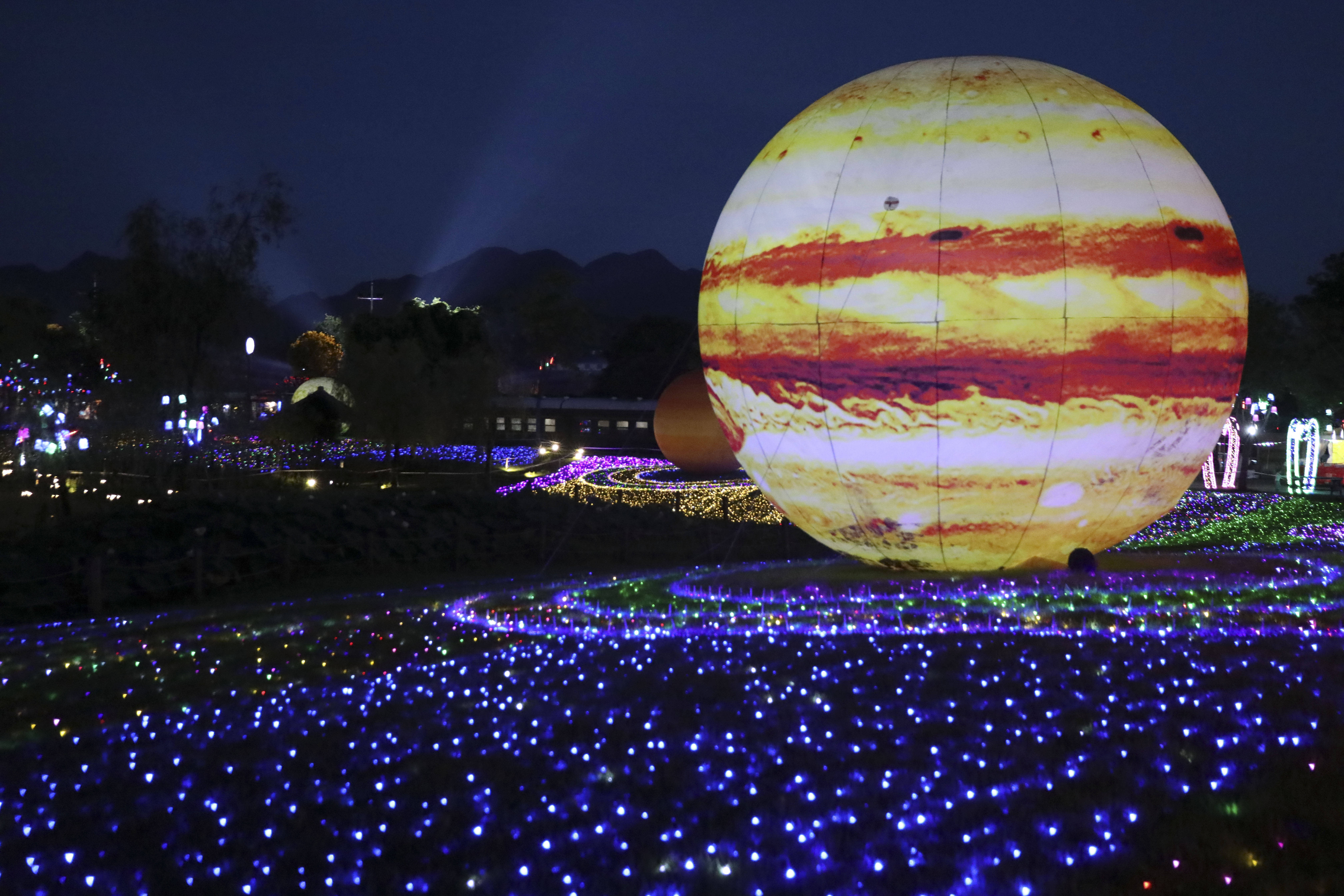 浙江桐庐:花海灯光秀 古村享浪漫_荻浦村_江南镇_互动