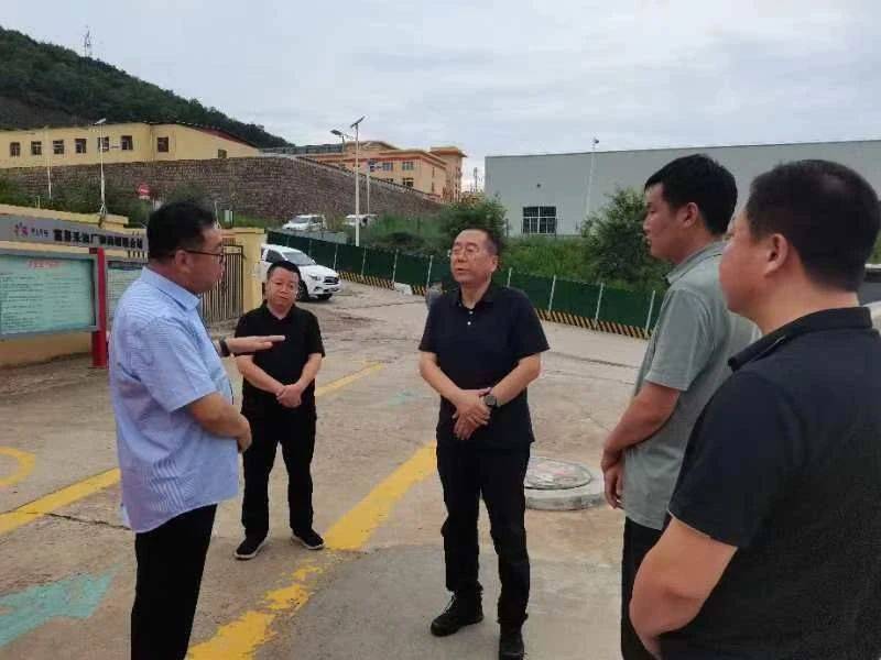 高晶先后来到葫芦河陕甘交界段,富县采油厂和尚塬联合