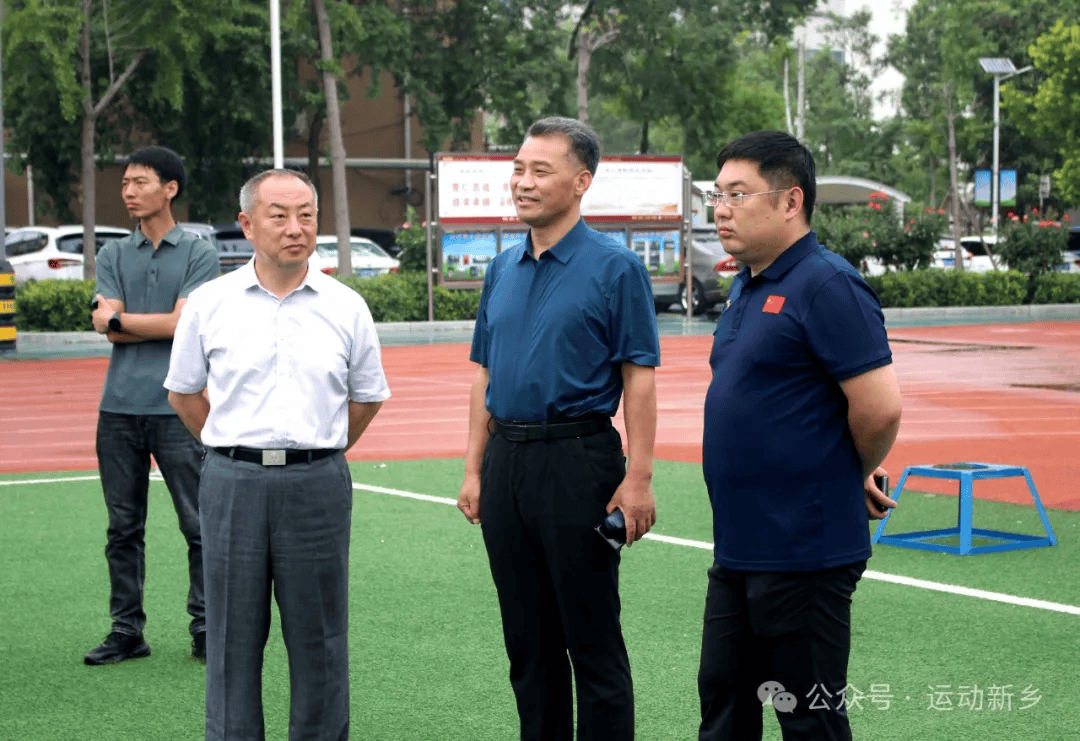 走进位于市第二中学的新乡市女足训练基地,与一群怀揣足球梦想的小