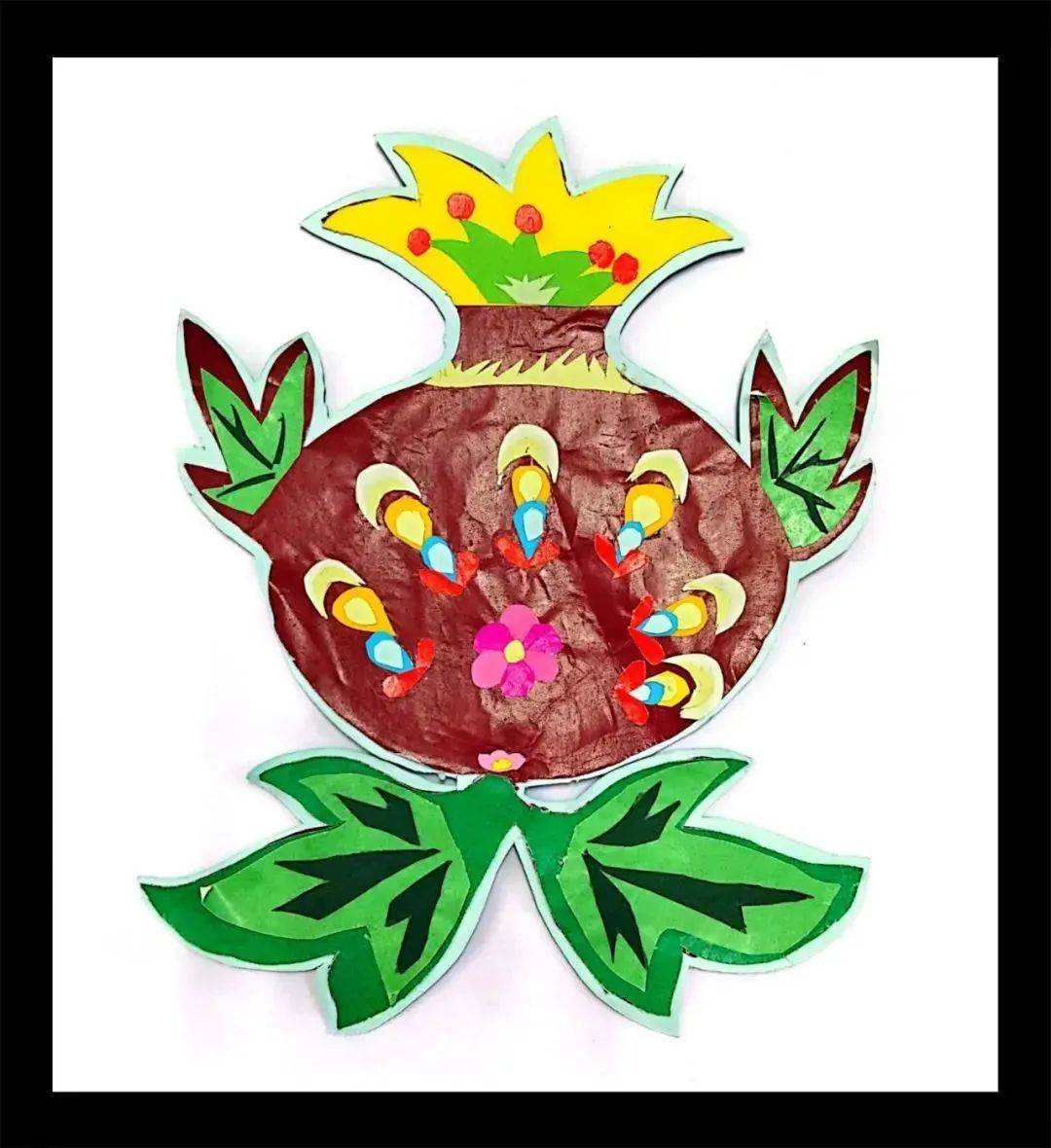 彩贴剪纸02染色剪纸01本学期主要尝试了染色剪纸和彩贴等彩色剪纸的不