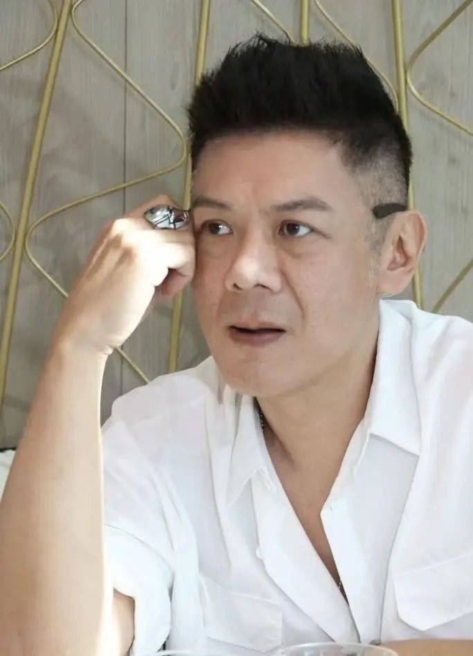 tvb前黄金配角患直肠癌暴瘦!医生建议切肛门保命,为生计仍开工