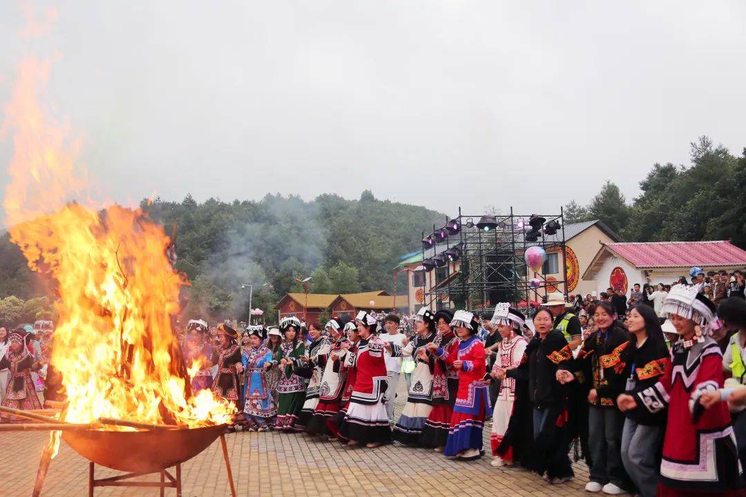 精彩!威宁火把节板底分会场活动剪影