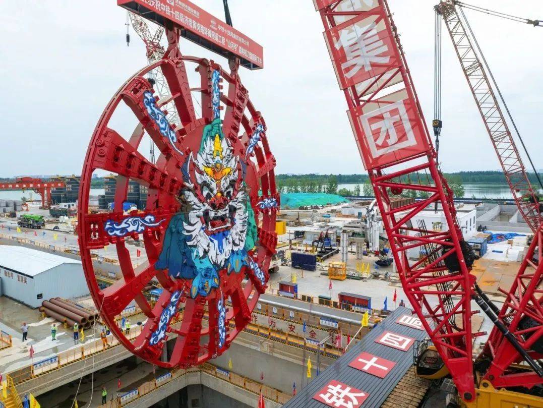 组装阶段最为重要的一环,同时也是难度最大,危险系数最高的一项工序