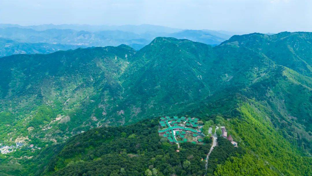 摄影:刘银刚,邵凯 2023年5月于跑马岭而野奢营地则是另一番风情轻奢