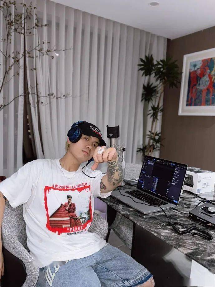 两位新说唱总冠军合体!说唱挂电就是难听?_李佳隆_rapper_合作
