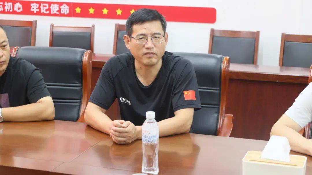 厉害!单县一中:北大,清华,复旦优秀毕业生向母校赠送牌匾