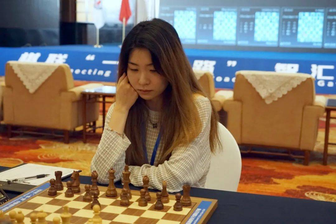 "一带一路"中国(绍兴越城)国际象棋女子国际公开赛第八轮:谭中怡惊险