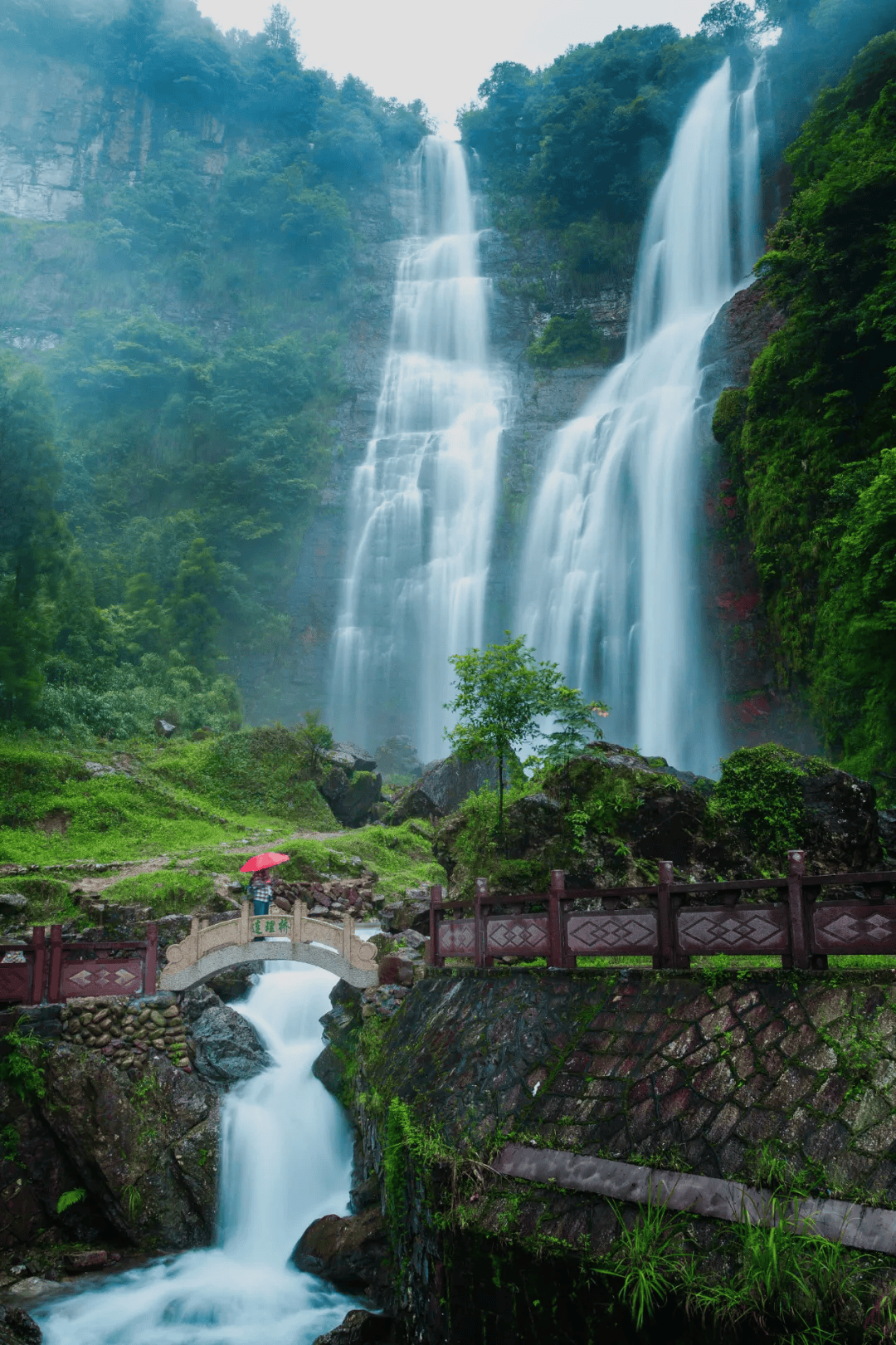 秀峰瀑布简介图片