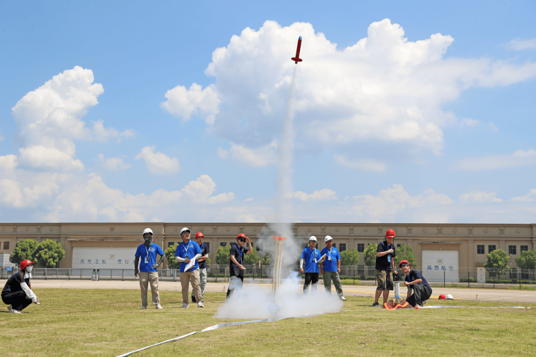 中国大学生飞行器设计创新大赛选拔赛在万丰举行