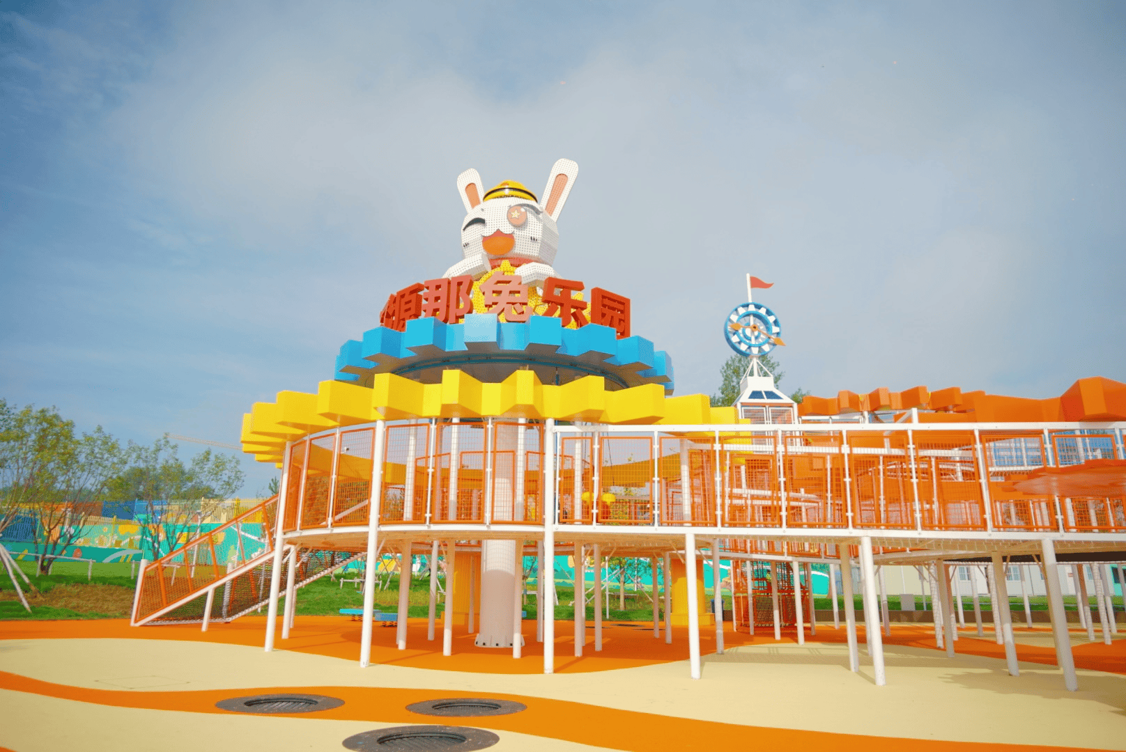 松弛感露营地,超长绳网攀爬乐园,互动体验萌宠乐园等30多个游乐项目