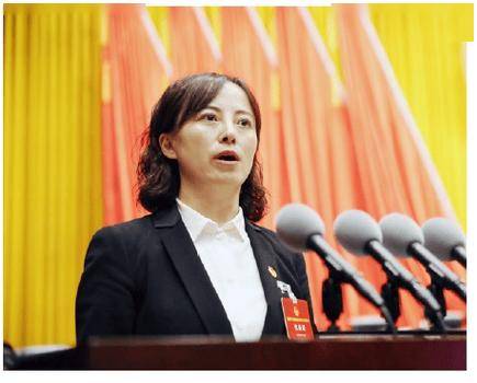 火箭般升迁,从普通女教师到副县长仅用6年时间,如今落马