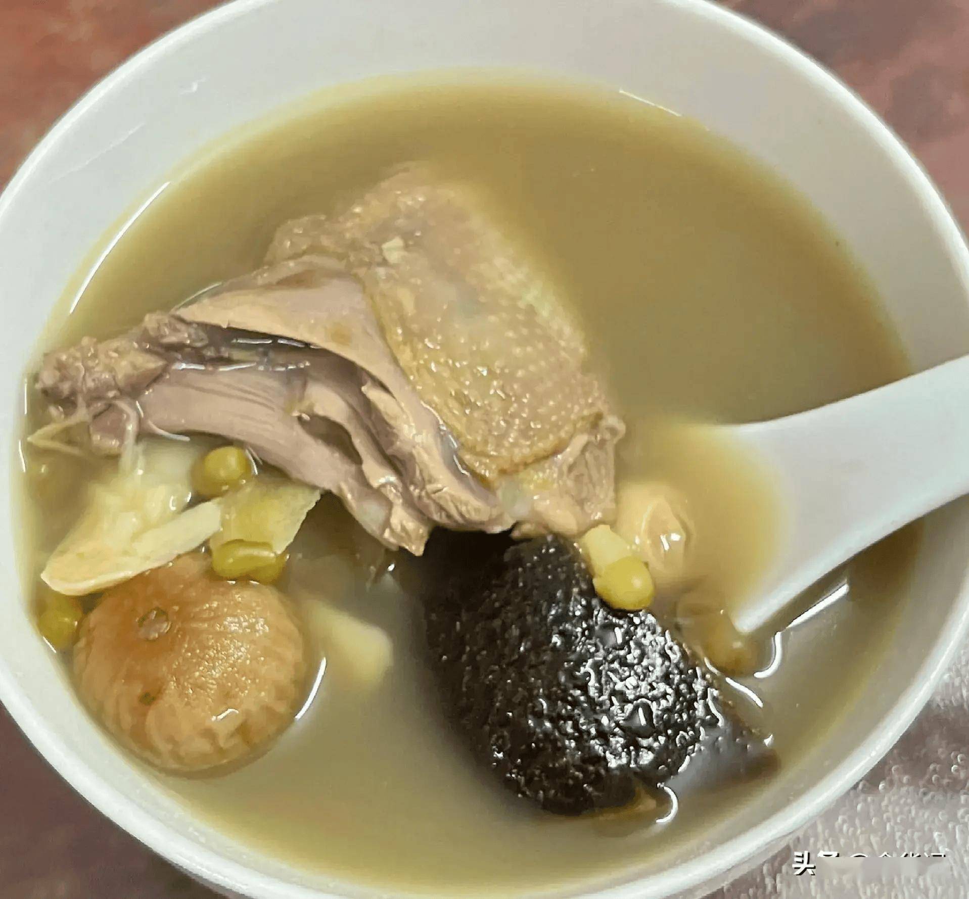 五,无花果绿豆鸽子汤四,南瓜豆腐汤三,青椒洋葱牛肉二,龙须菜五花肉