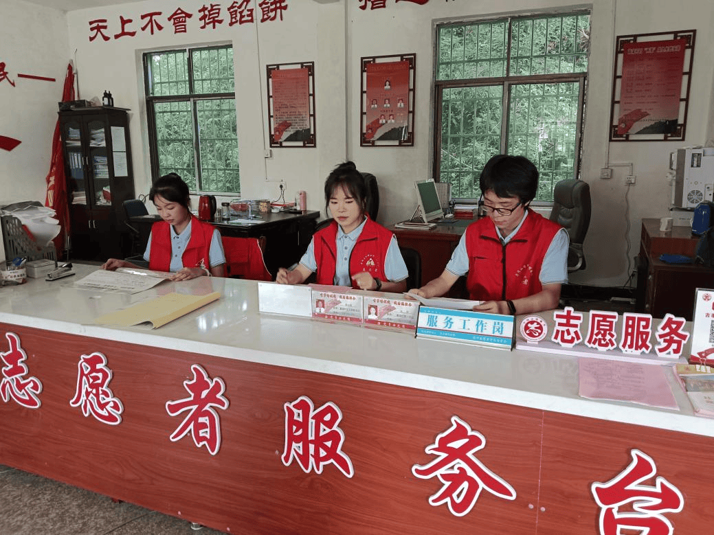 南昌大学"一站式"学生社区服务中心 "赣水红浪,青春激荡"新时代文明