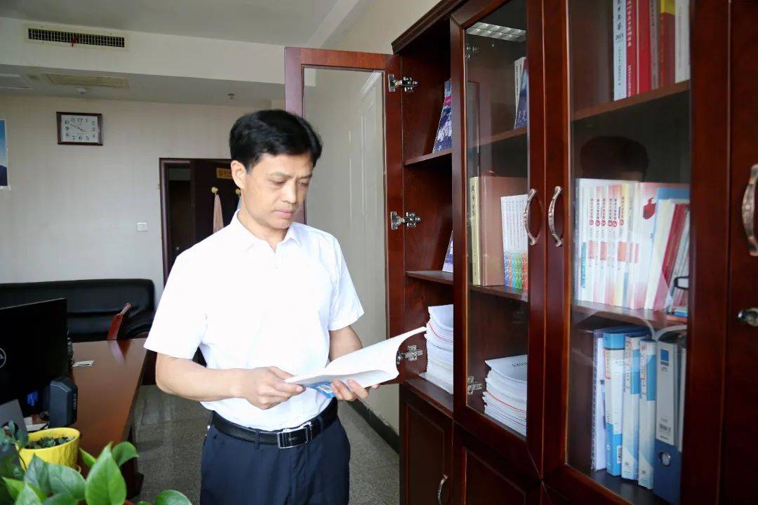 新时代赣鄱先锋 | 邹永辉：以“安专迷”镌刻组工模样_工作_党建_东乡