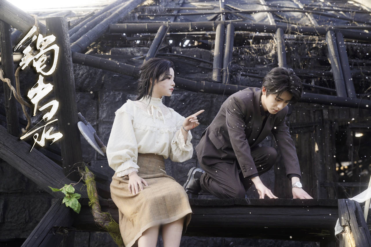 快手星芒短剧《镯中录》热播,无限流幻境冒险模式引人入胜