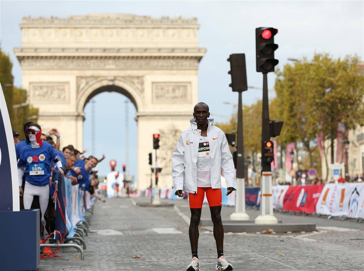 在肯尼亚马拉松运动员埃鲁德·基普乔格面前,年龄并不重要.