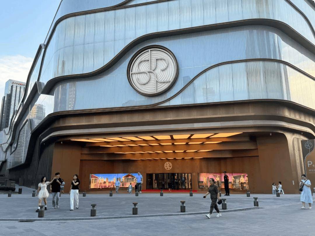 武汉最贵的商业开业了，武汉skp，建筑颜值还很不错!_品牌_的设计_街区