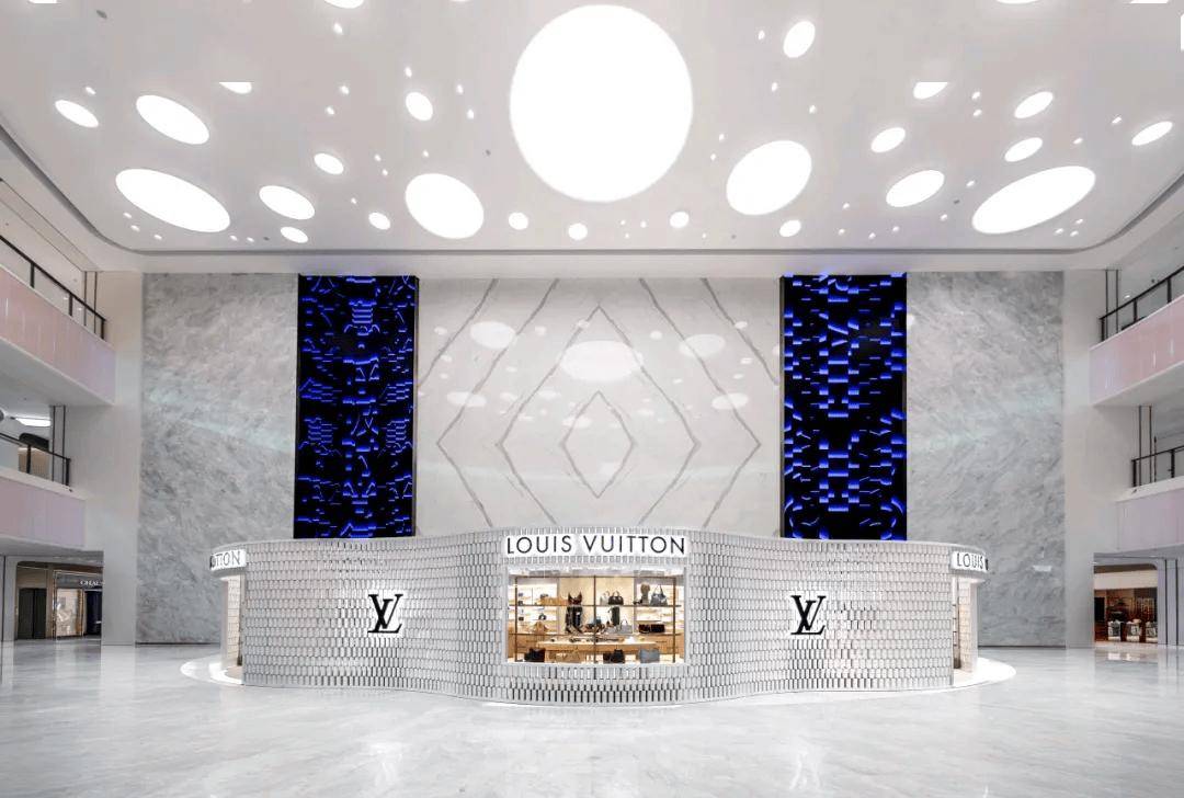 武汉最贵的商业开业了，武汉skp，建筑颜值还很不错!_品牌_的设计_街区