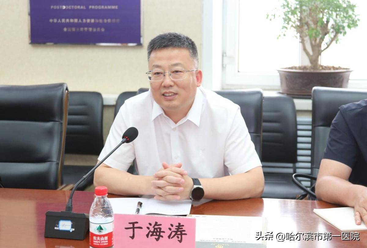 闫宏伟院长对齐齐哈尔医学院长期以来对医院教育教学工作的关心和支持