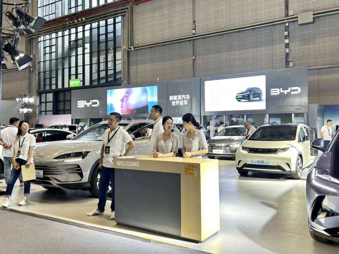 华车展在国家会展中心开幕,一起去看看造车新势力的实力吧