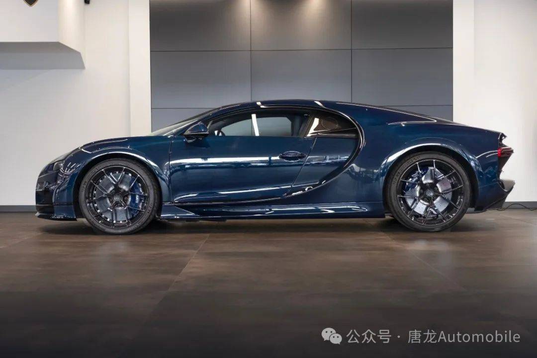 代客泊车和快速钥匙,特定型号的 usb 驱动器,chiron 咖啡桌书和布加迪