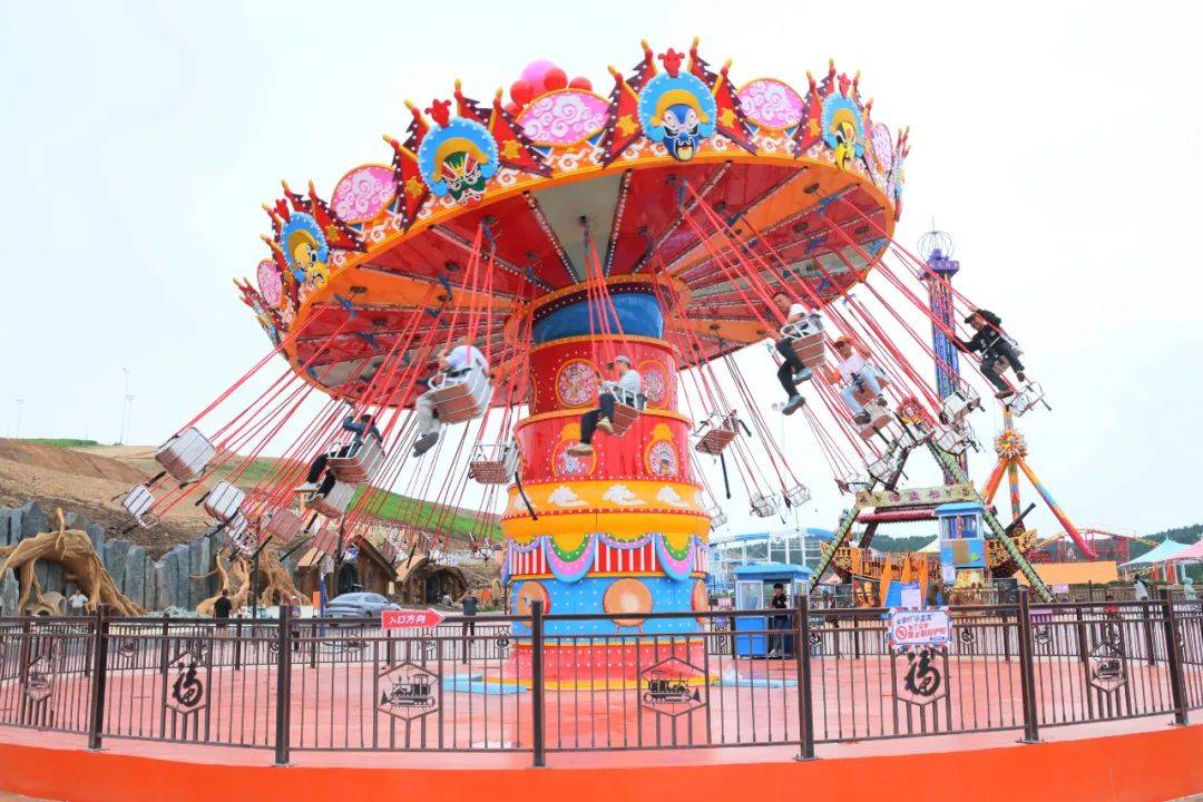 园区游乐项目包括过山车,海盗船,跳楼机,摇头飞椅,激流勇进等12大项