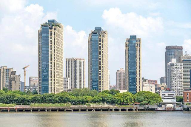 上海中心地段豪宅新房认购持续火爆 高净值人群热衷资产长期“保值”_城市核心_一线
