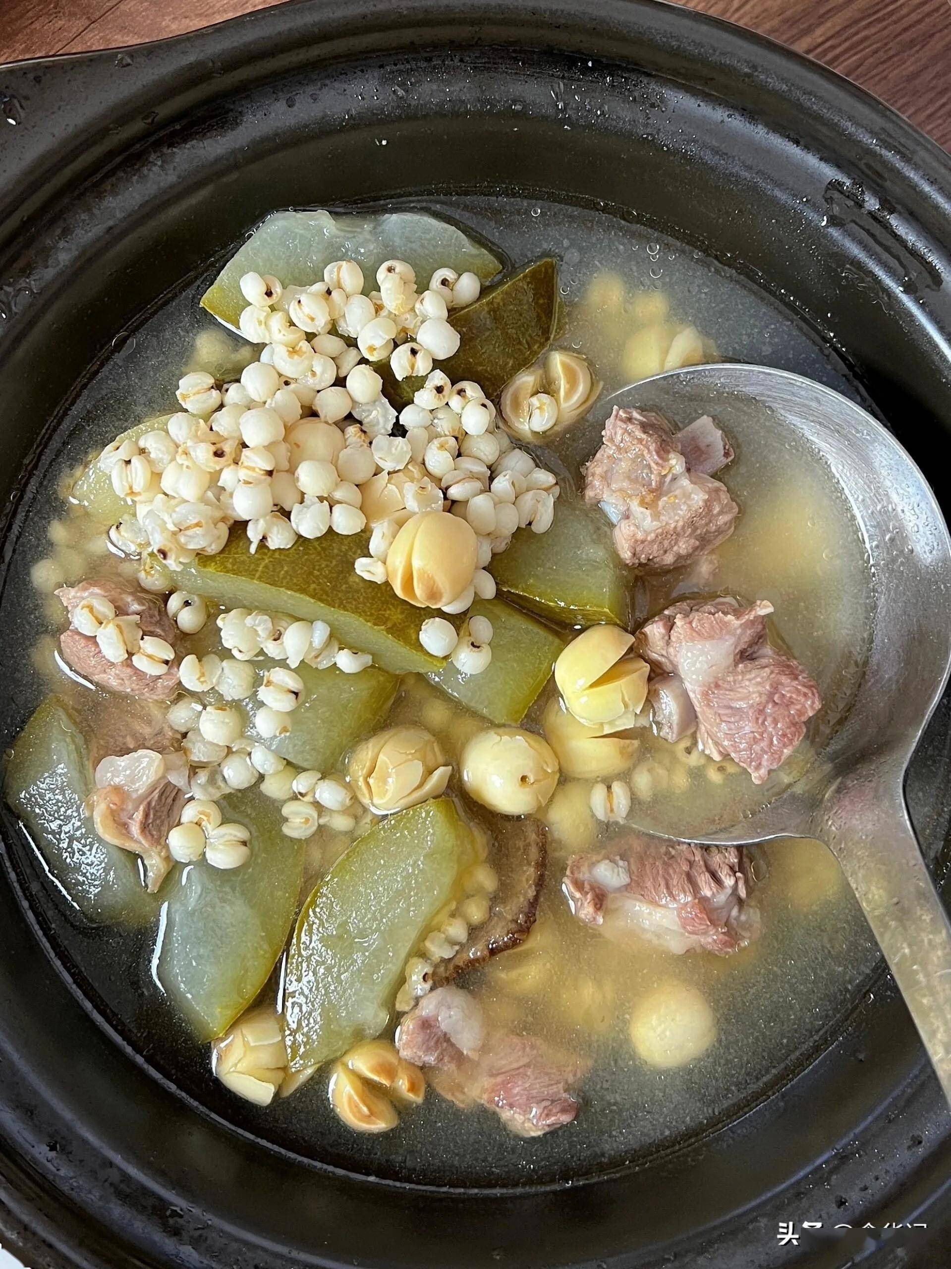 四,薏米冬瓜排骨汤三,南瓜蒸鸡肉二,佛手瓜玉米排骨汤