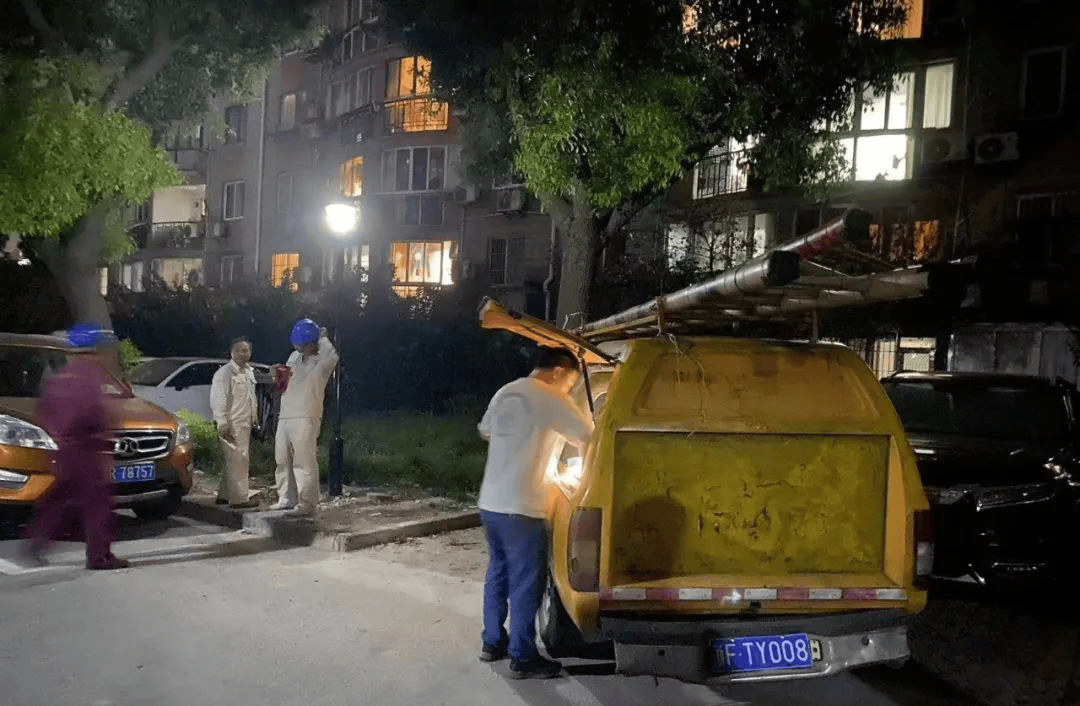 小区停电了来看他们怎么做