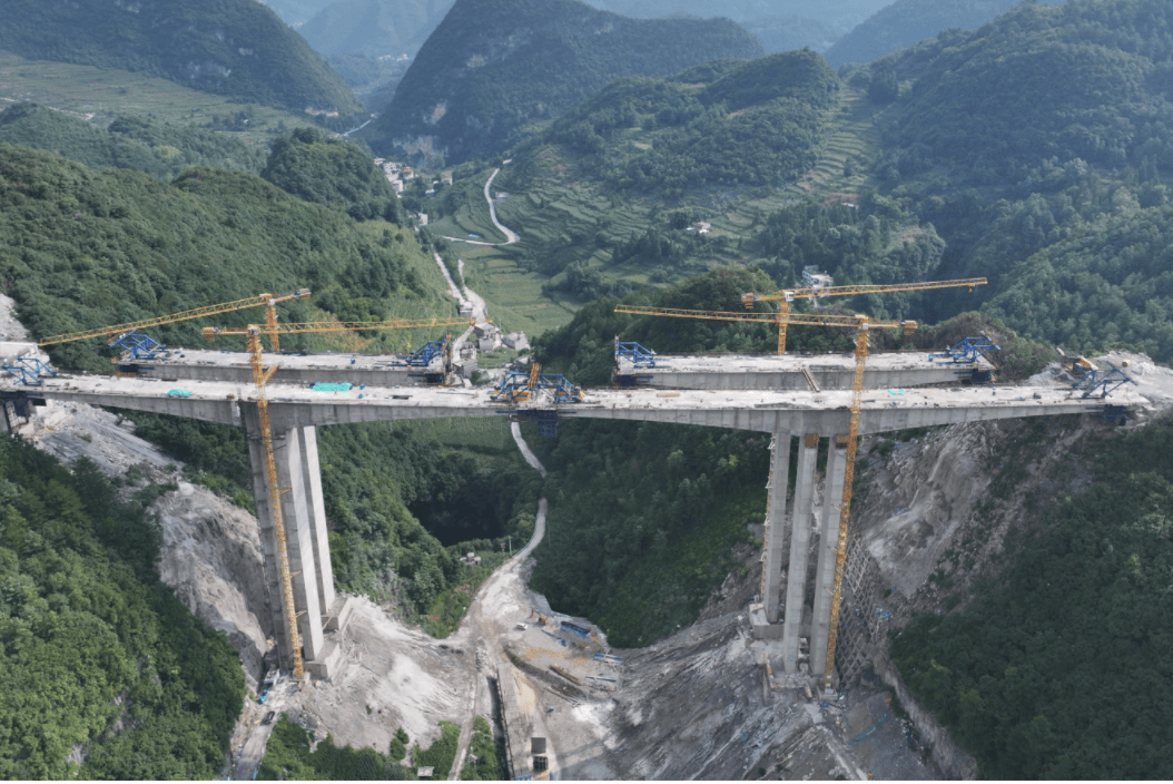 毕节新建高速公路图片