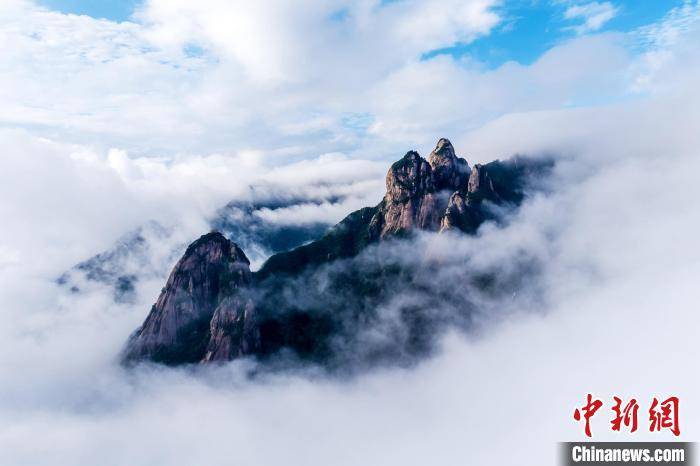 安徽九华山天柱仙踪景点现云海景观