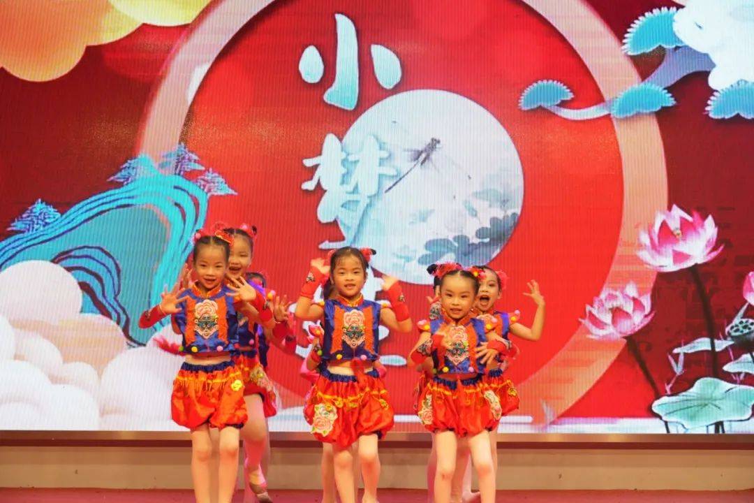 龙州县总工会职工子女暑期托管班圆满落幕!