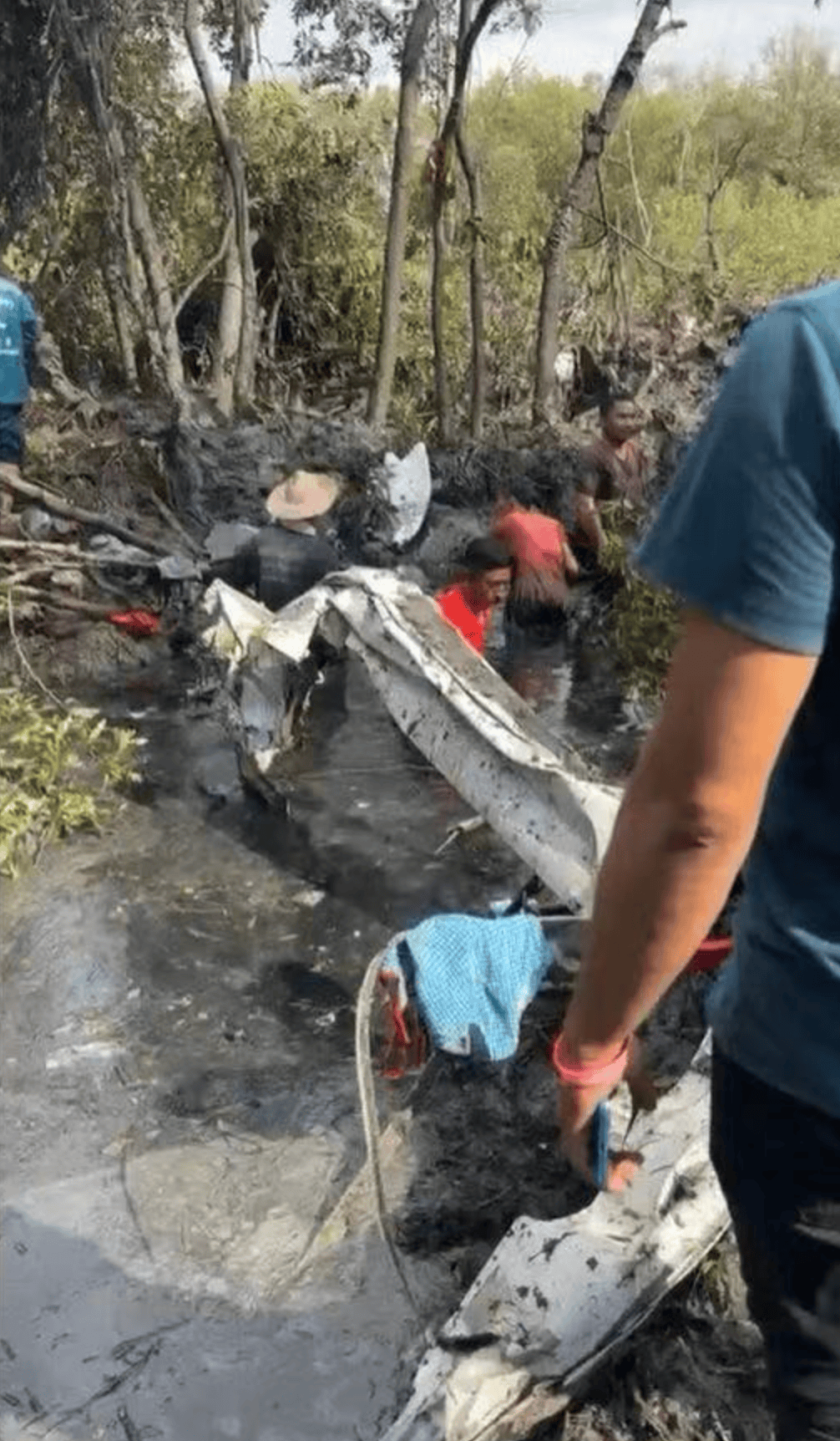 突发坠机!载有5名中国籍乘客