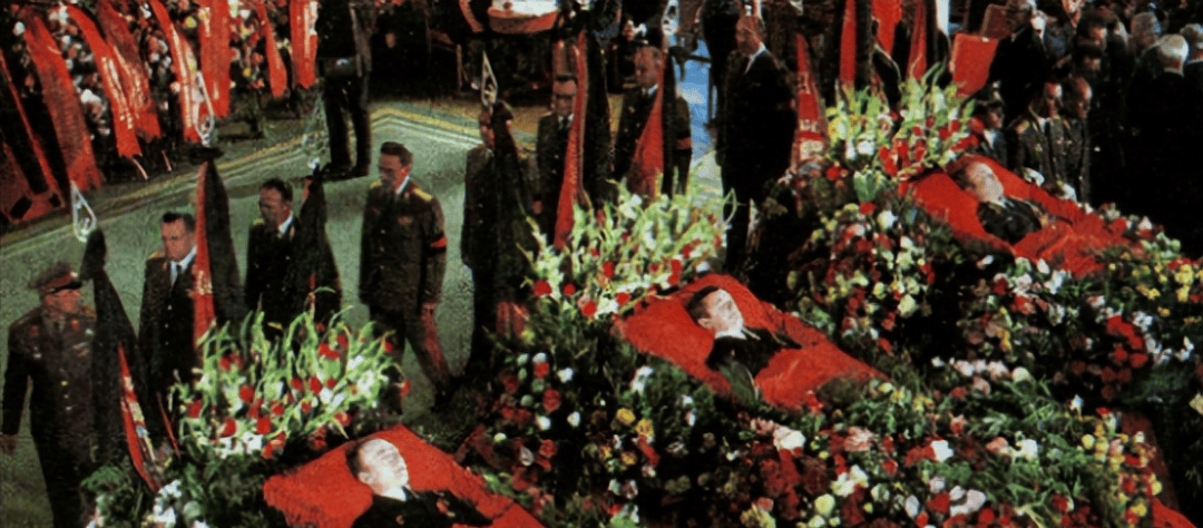 1971年，苏联飞船返回地球时，打开舱门却发现3名宇航员早已死亡
