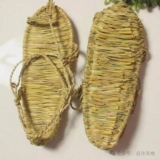 编草鞋 | 李建新_耙子_防寒_农村