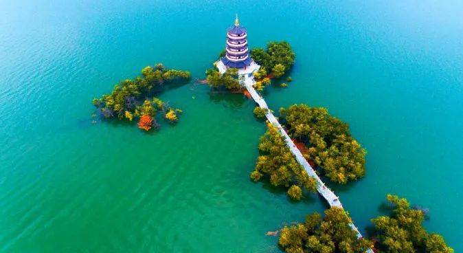 《西游记》第一回坐禅谷景区,位于亚洲最大的人工淡水湖丹江口水库