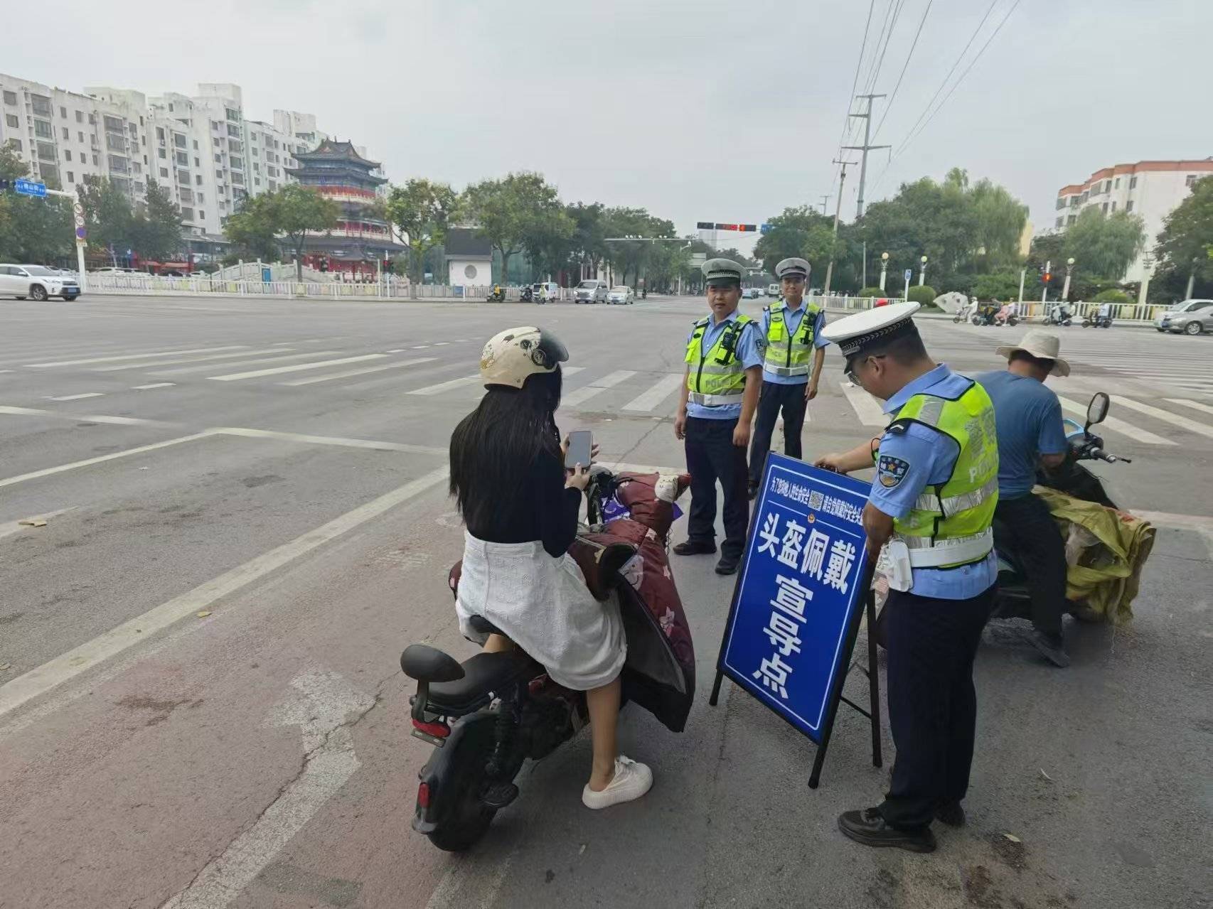 东平交警图片