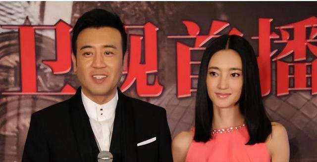 因蹦迪大火的于和伟，为何结婚29年0绯闻？看看他的妻子就明白了