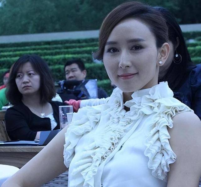 胡静:因美丽被外资首富青睐,竟愿切除器官为她安心入睡!