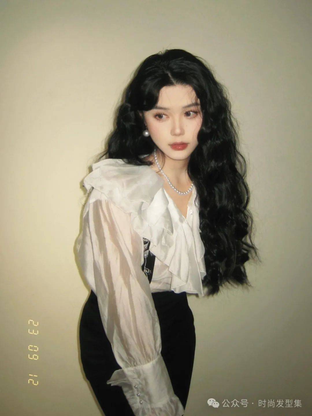 赵丽颖同款卷发: "复古大波浪 " ,初秋太适合了!