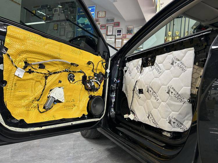 守候安静 成都元音改大众帕萨特汽车隔音改装大白鲨