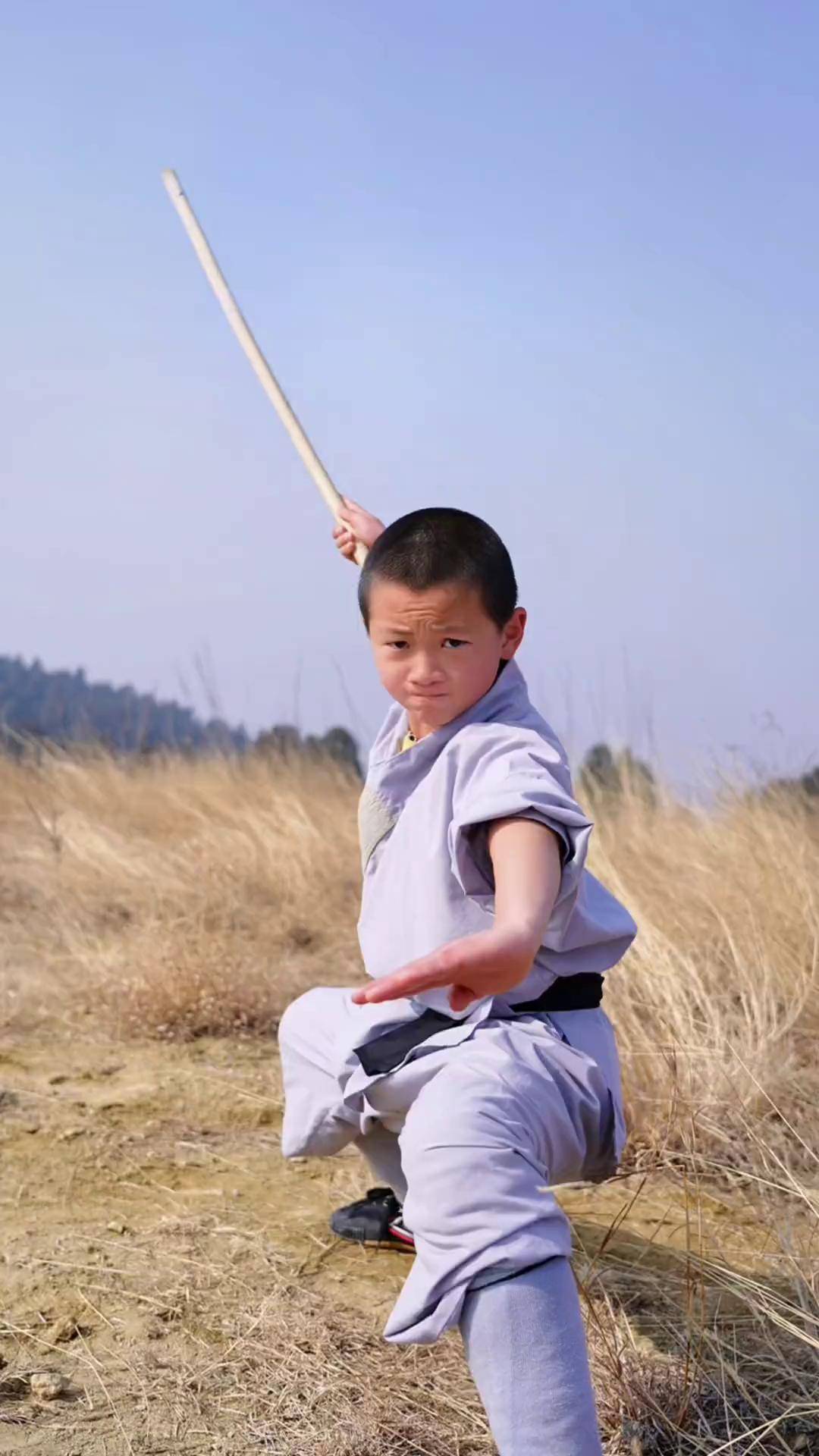 少林小子山顶练棍台上一分钟台下十年功 武术 少林功夫