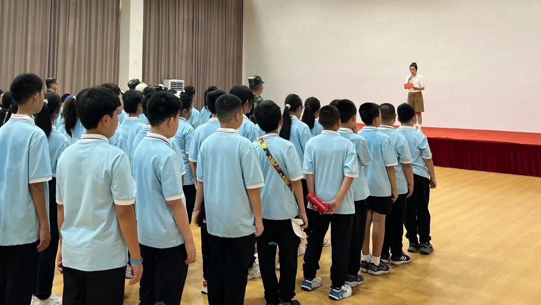 磨砺意志 铸就辉煌——上海市震旦外国语中学2024级预备新生军训总结