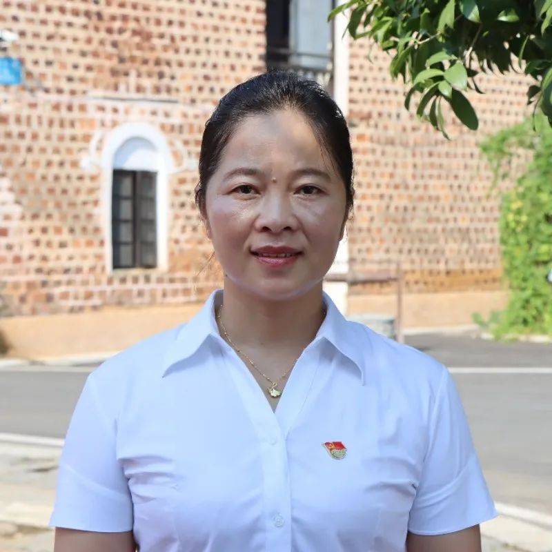 村民自发悼念"老阿姨"_坊楼镇_龚全珍_故居